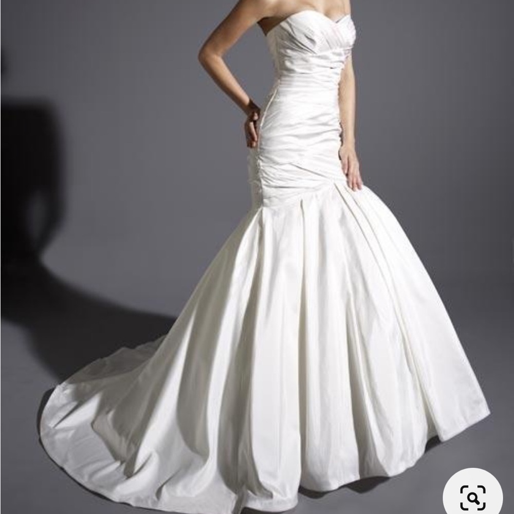 2013 Enzoani weddding dress, size 4-6, worn once
